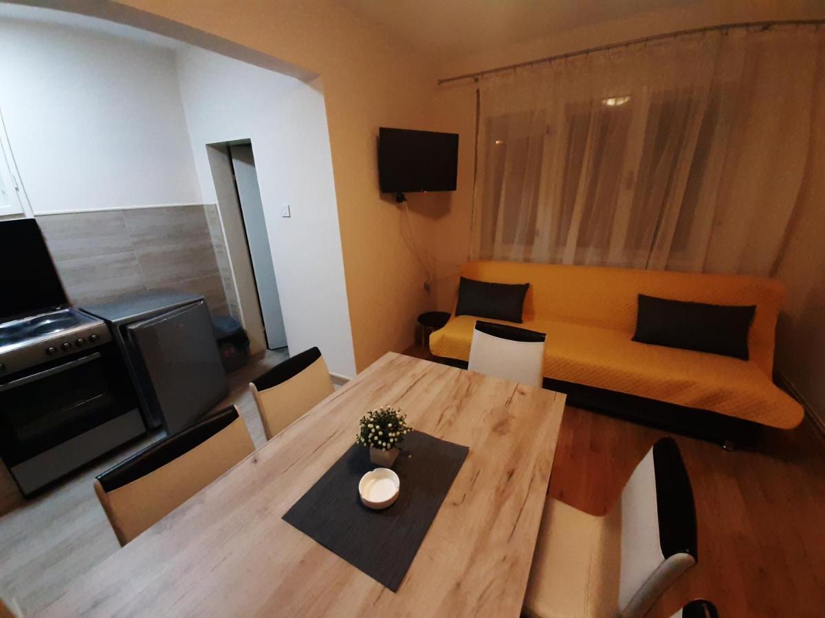 Haus Apartman Zajecar M&L Экстерьер фото